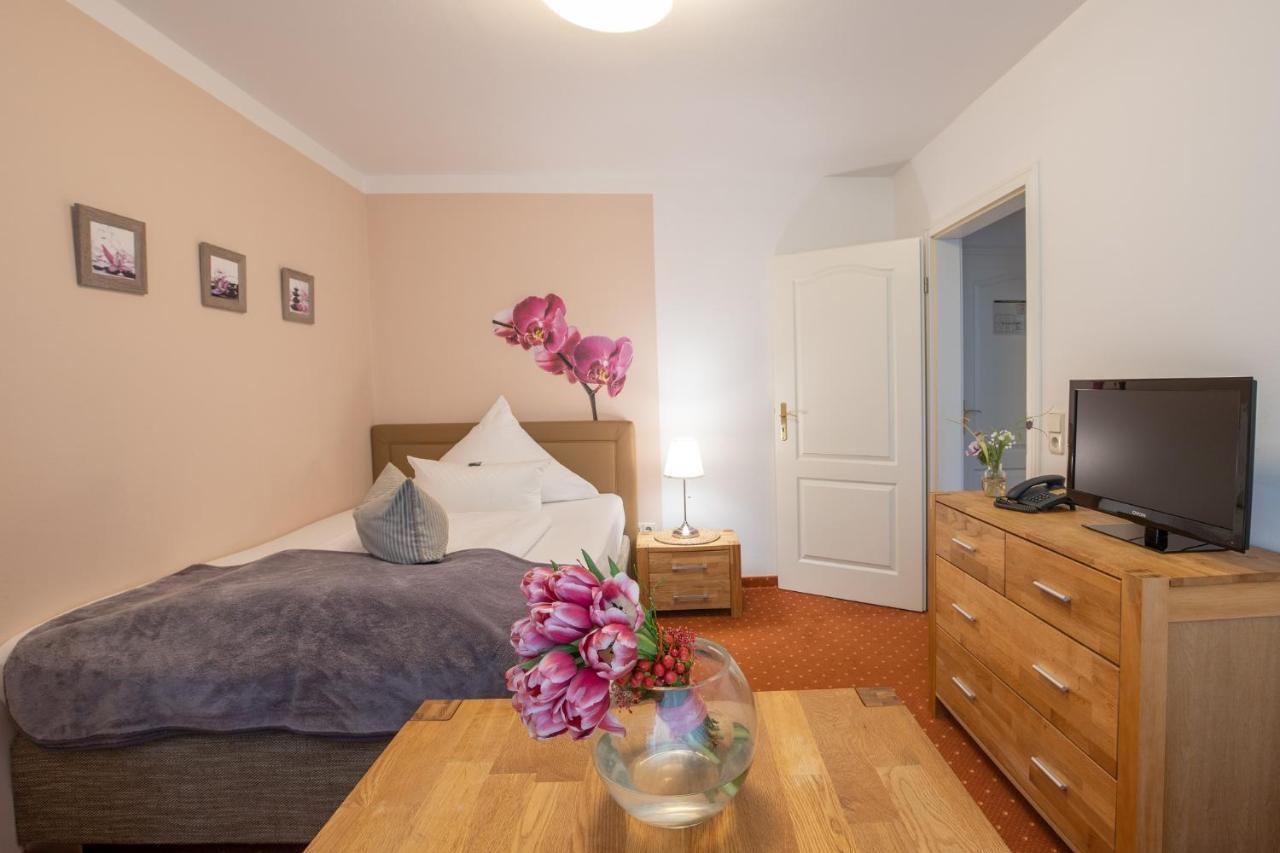 לישן Seehotel Lindenhof מראה חיצוני תמונה