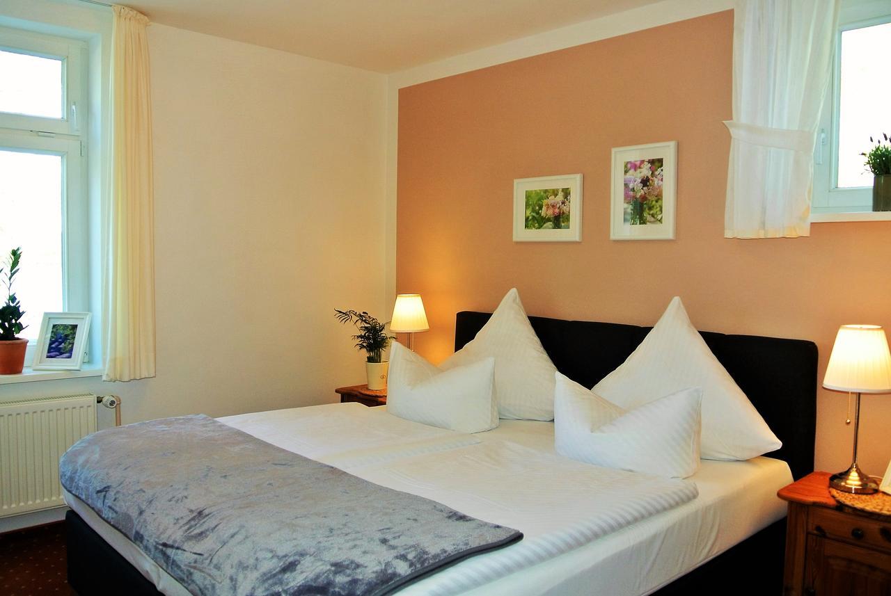 לישן Seehotel Lindenhof מראה חיצוני תמונה